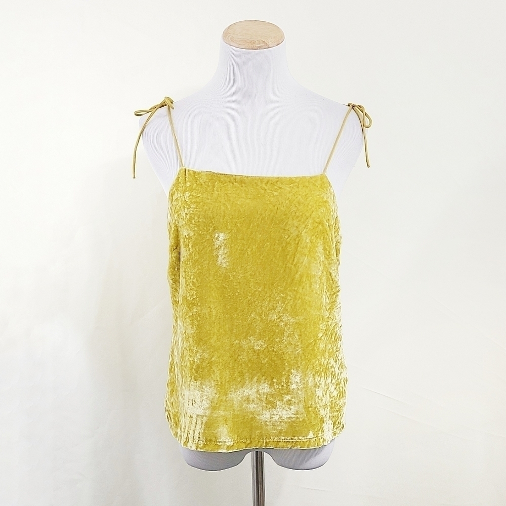 Cupcakes & Cashmere Jankia yellow velvet tank top
